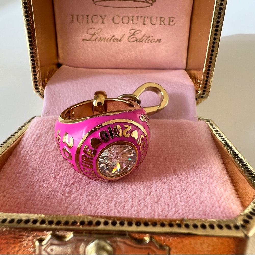Juicy Couture 2010 limited edition rare  Pink and Gold class ring Charm Keyring